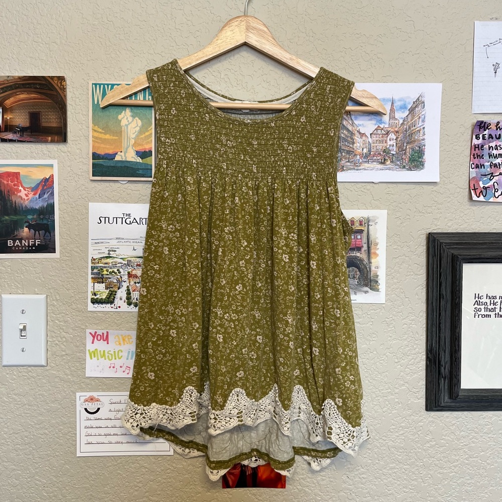 Boho green floral tank top